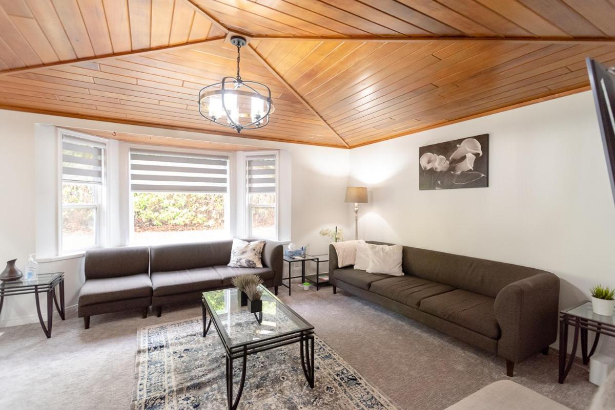 Spacious & Modern By The Beach White Rock Exteriér fotografie